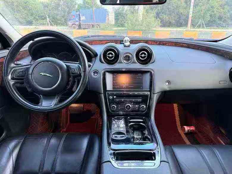 江门15年捷豹XJL4