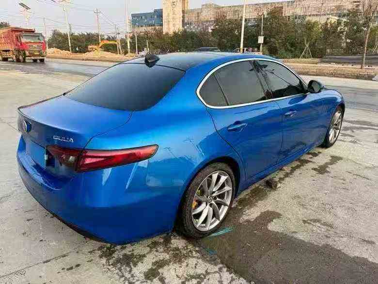 深圳19年阿尔法·罗密欧Gloria8