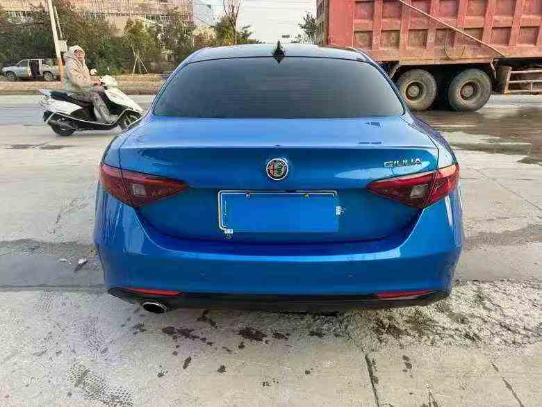 深圳19年阿尔法·罗密欧Gloria9