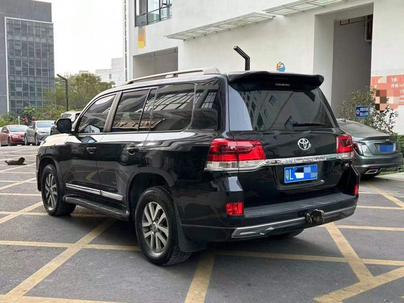 深圳16年丰田兰德酷路泽8