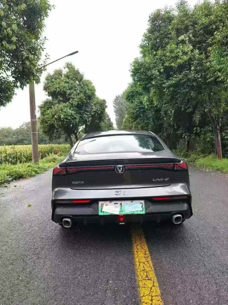 长治23年长安汽车UNI8