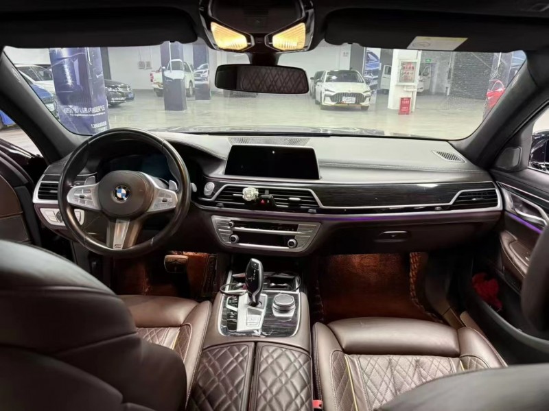 曲靖21年宝马7系6