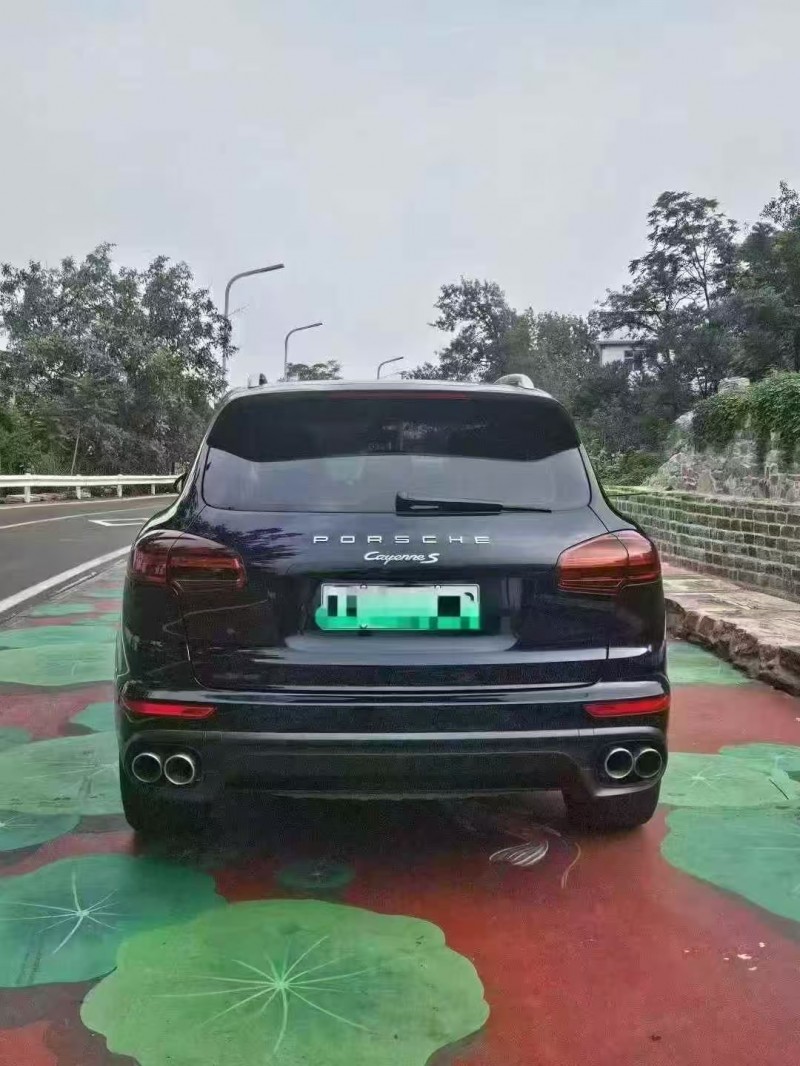 青岛17年保时捷卡宴4