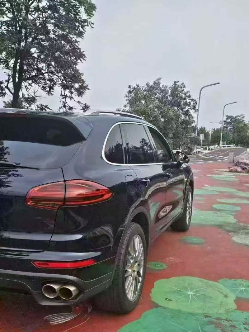 青岛17年保时捷卡宴5