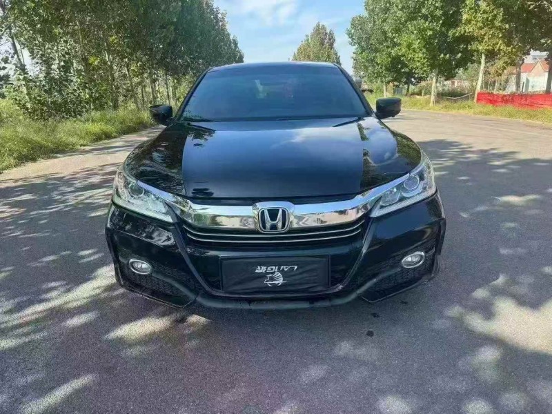 济宁16年本田雅阁1