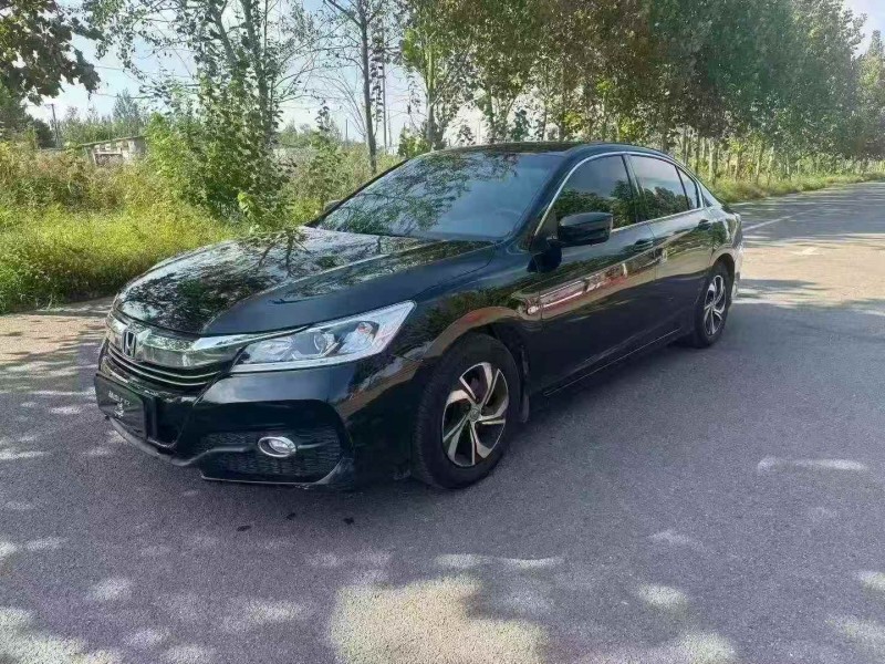 济宁16年本田雅阁3