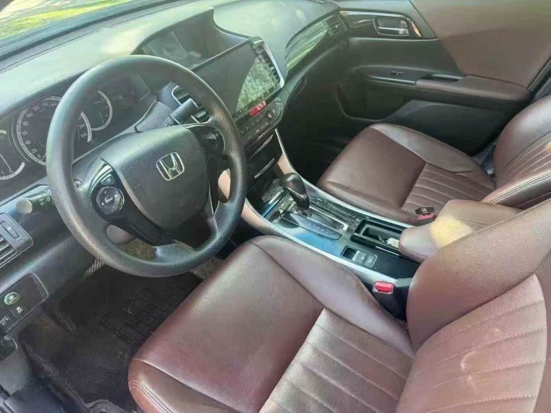 济宁16年本田雅阁6