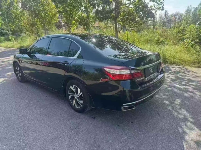 济宁16年本田雅阁9