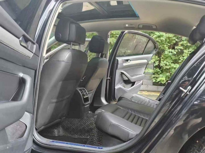 枣庄19年大众迈腾8