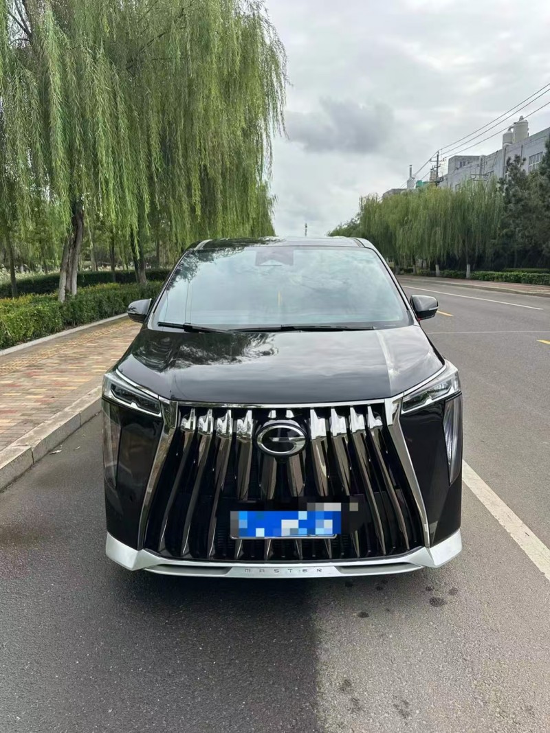 济宁23年传祺M81