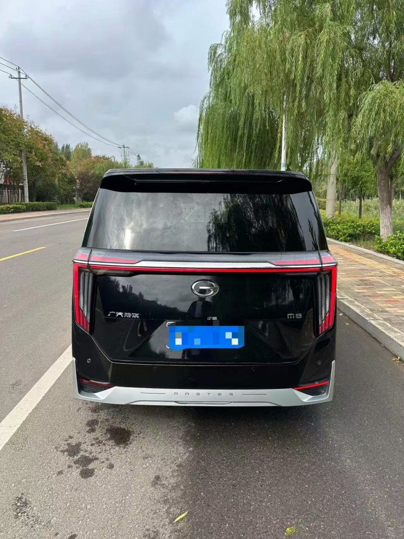 济宁23年传祺M89