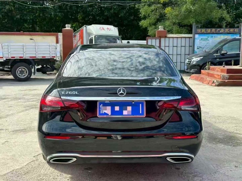 淄博22年奔驰E8