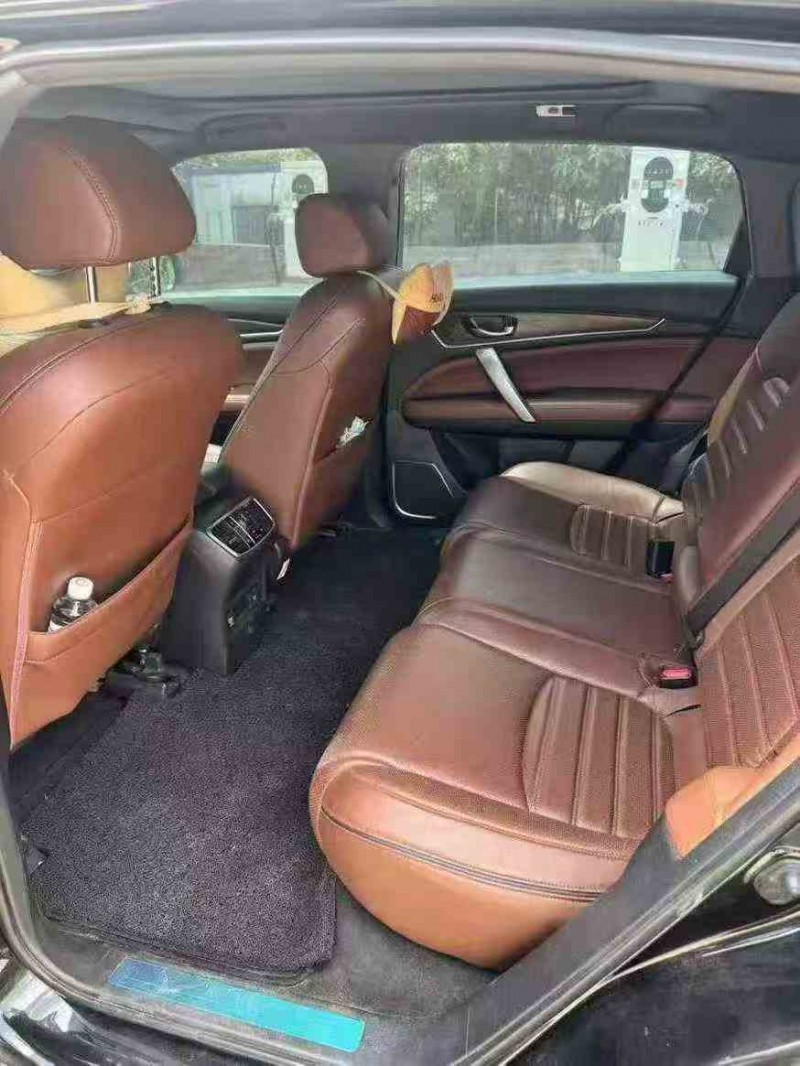 钦州18年本田URV4