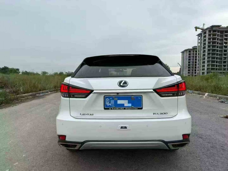 北海20年雷克萨斯RX8