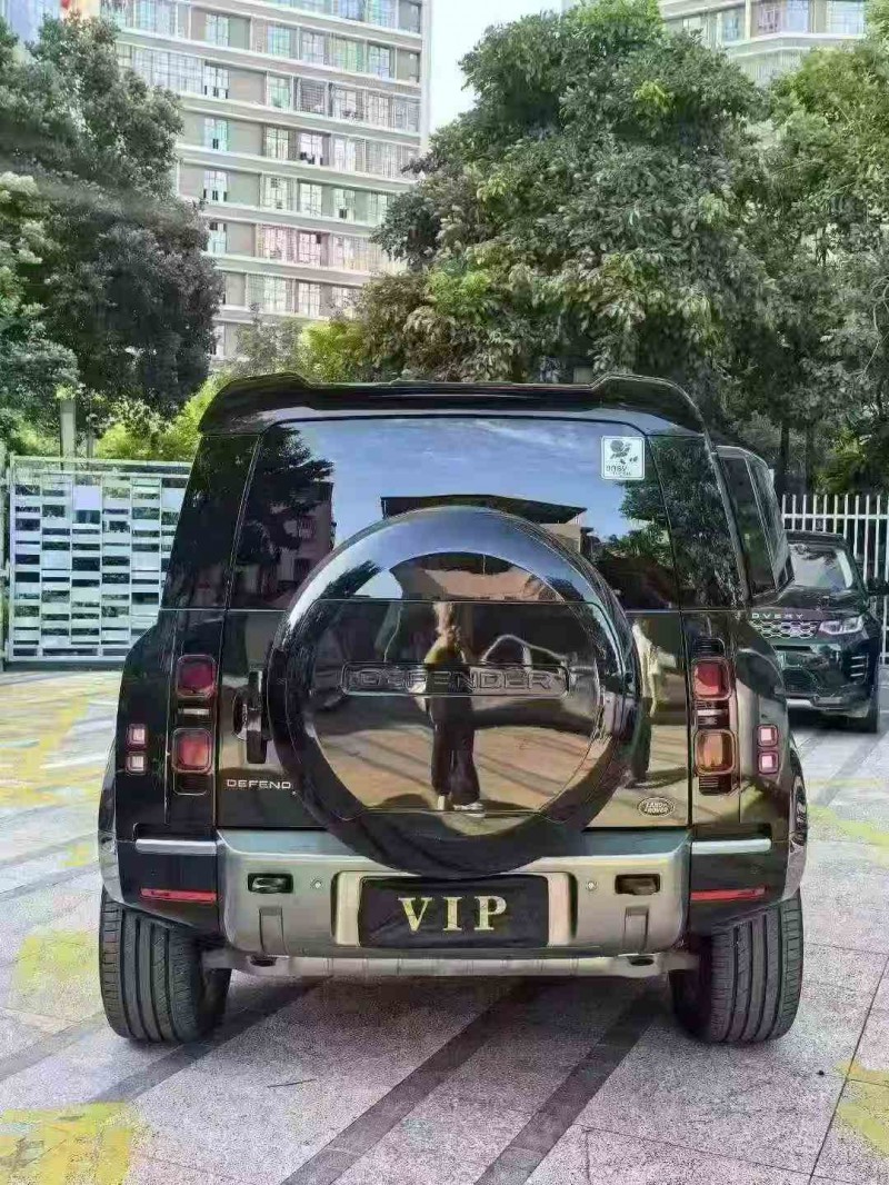 厦门23年路虎卫士7