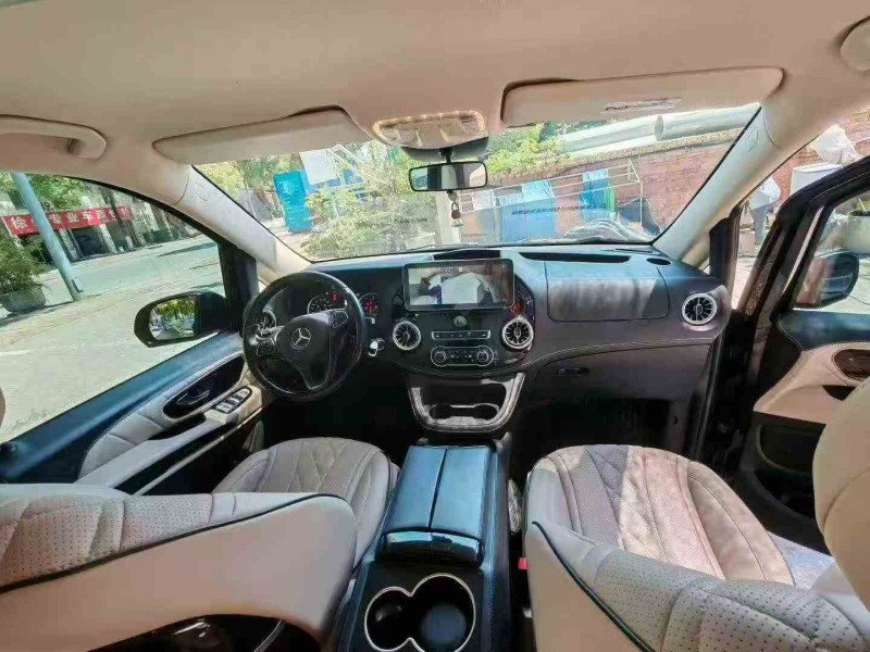 重庆22年奔驰威霆3