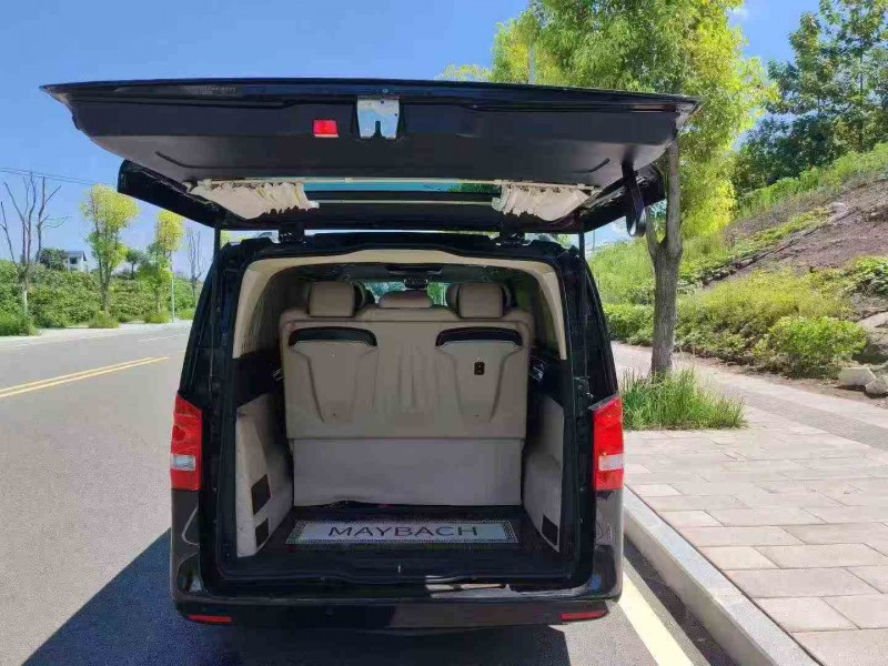 重庆22年奔驰威霆9