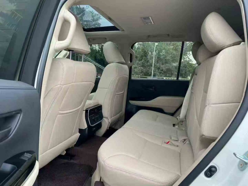 重庆24年丰田兰德酷路泽4