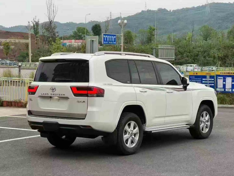 重庆24年丰田兰德酷路泽7