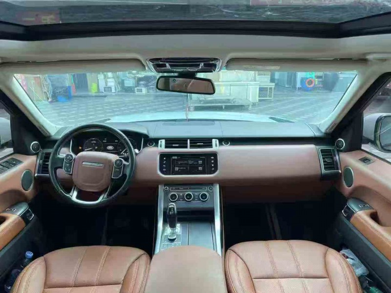 重庆17年路虎揽胜运动4