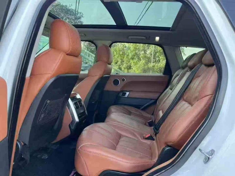 重庆17年路虎揽胜运动5