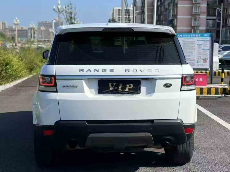 重庆17年路虎揽胜运动6