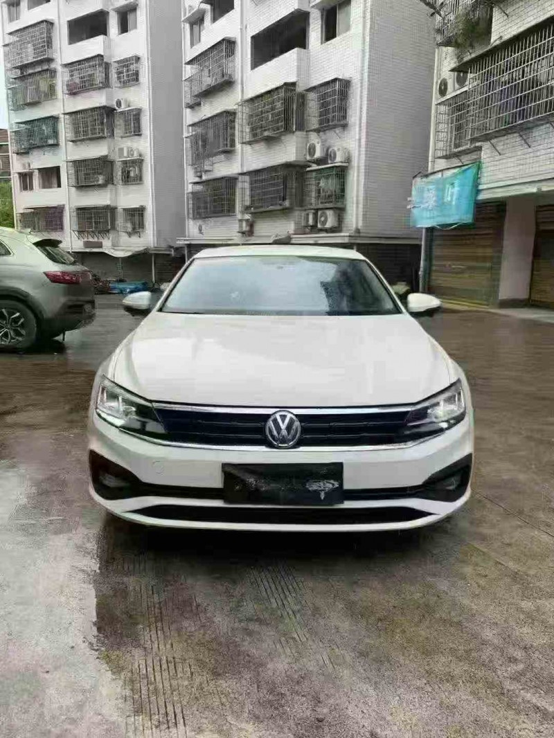 张家界20年大众凌渡1