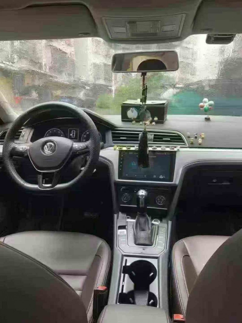 张家界20年大众凌渡6