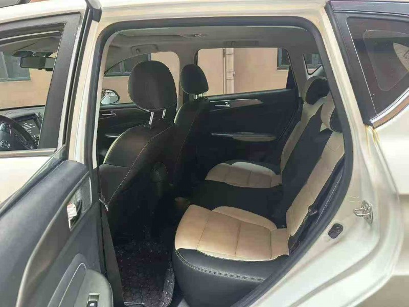 重庆17年长安汽车CS356