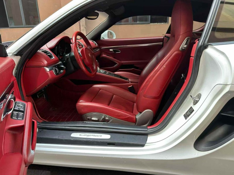 重庆14年保时捷卡曼5