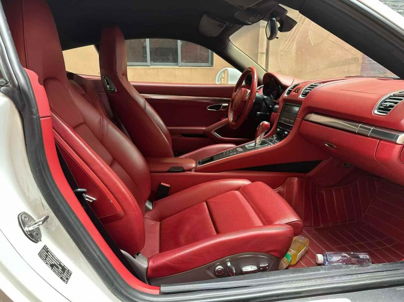 重庆14年保时捷卡曼6