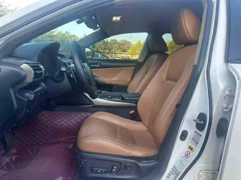 广州13年雷克萨斯IS8