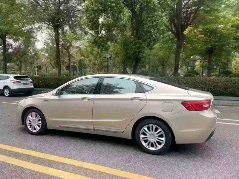 珠海16年吉利博瑞8