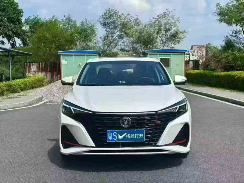 珠海25年长安汽车逸动1