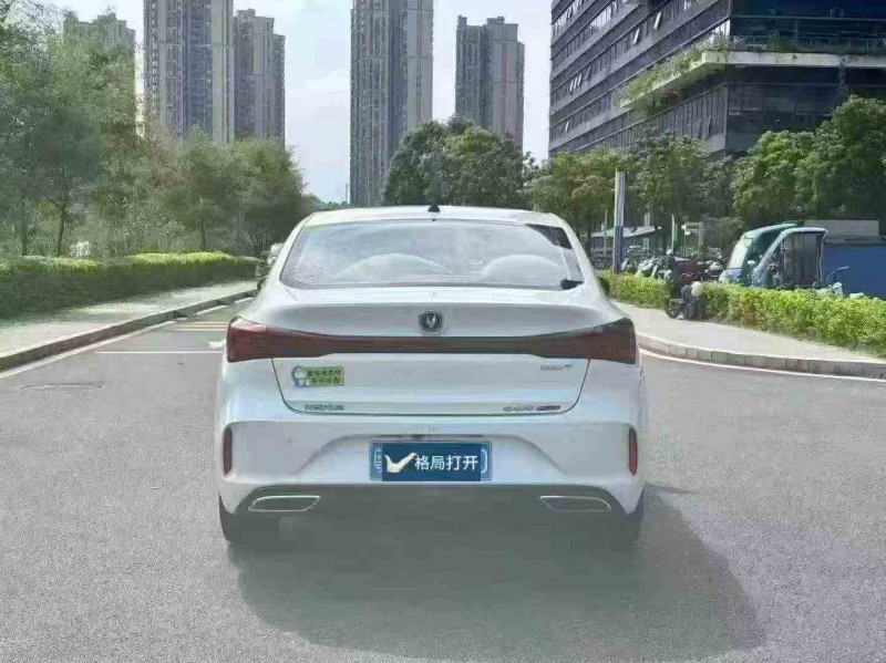 珠海25年长安汽车逸动5