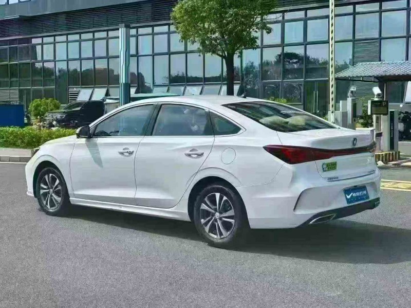 珠海25年长安汽车逸动6