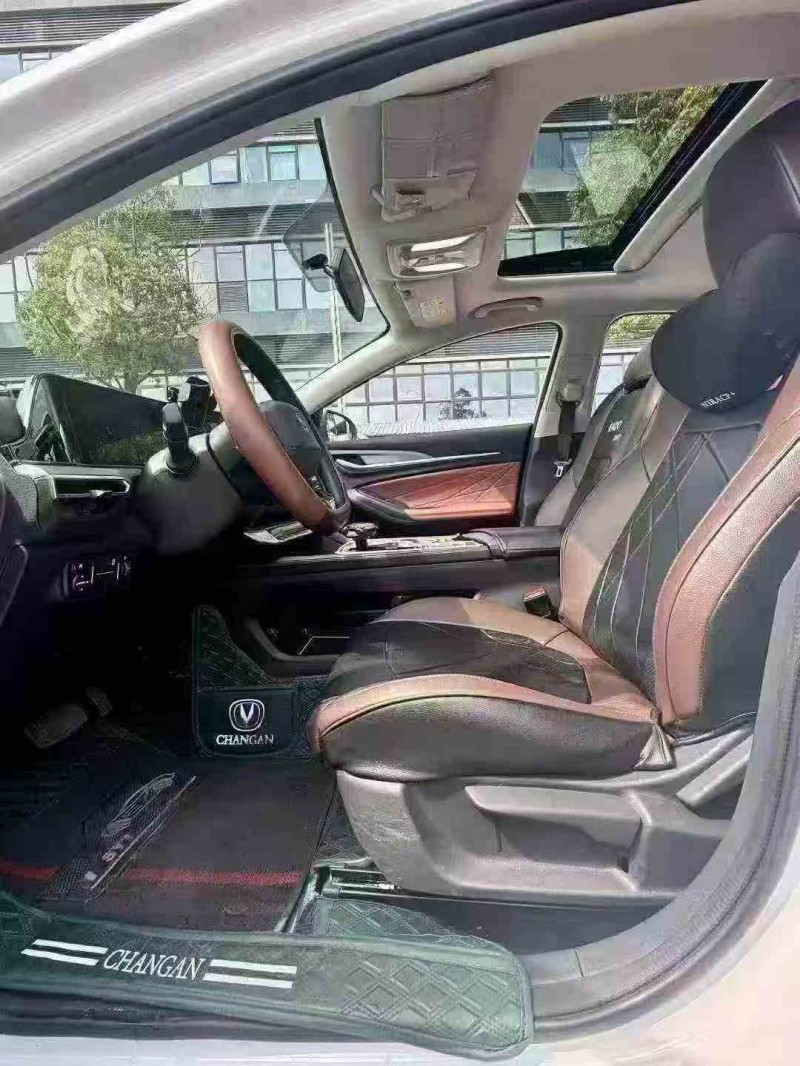 珠海25年长安汽车逸动8