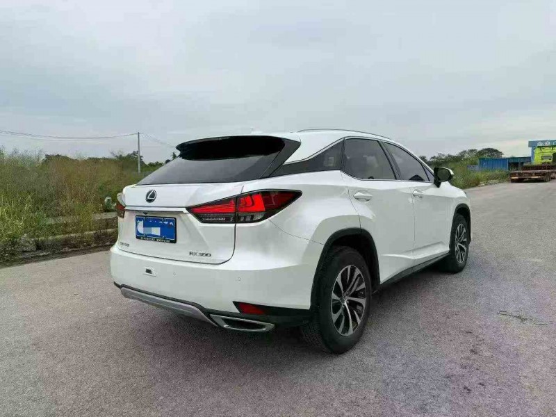 桂林20年雷克萨斯RX9