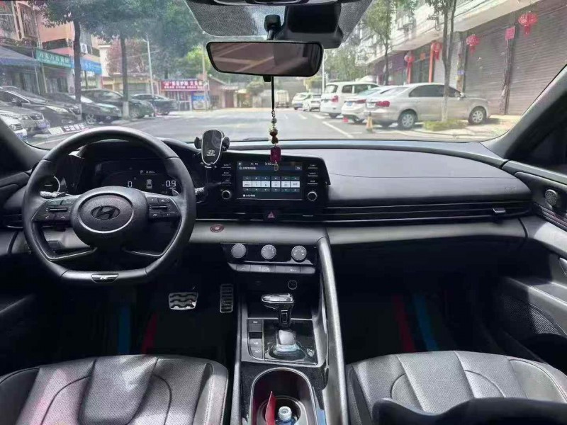 衡阳23年现代伊兰特4