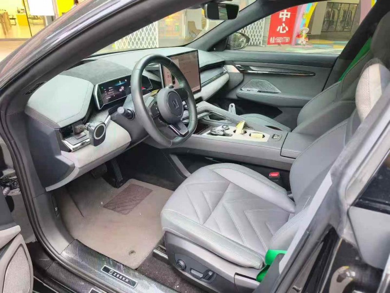 重庆23年极氪汽车0014