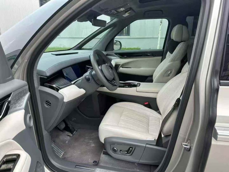 潍坊23年极氪汽车0095