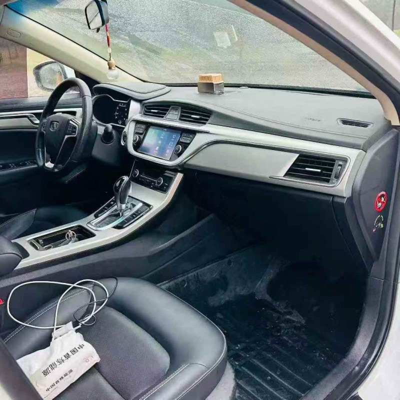 烟台17年吉利帝豪6