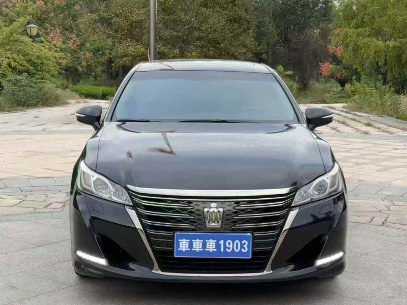 枣庄18年丰田皇冠1