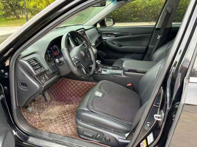 枣庄18年丰田皇冠4