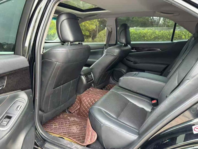 枣庄18年丰田皇冠5