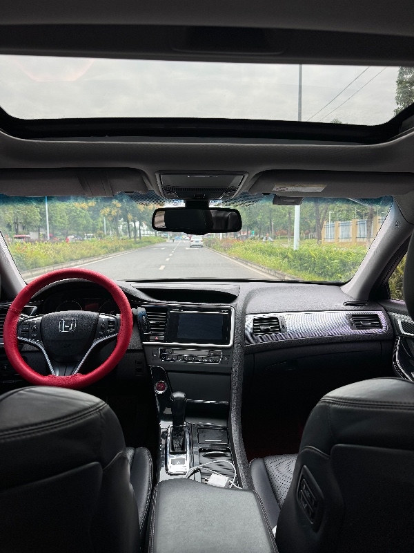 成都17年本田思铂睿5