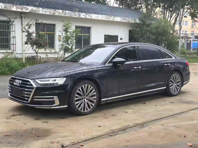 安阳19年奥迪A8L3