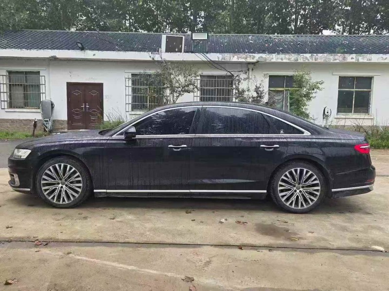 安阳19年奥迪A8L7