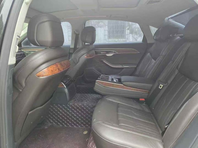 安阳19年奥迪A8L9