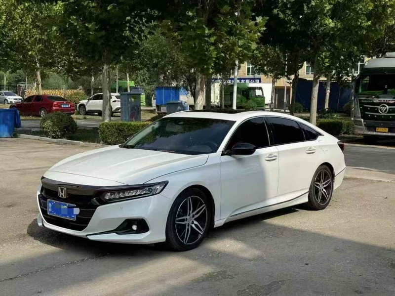 烟台22年本田雅阁3